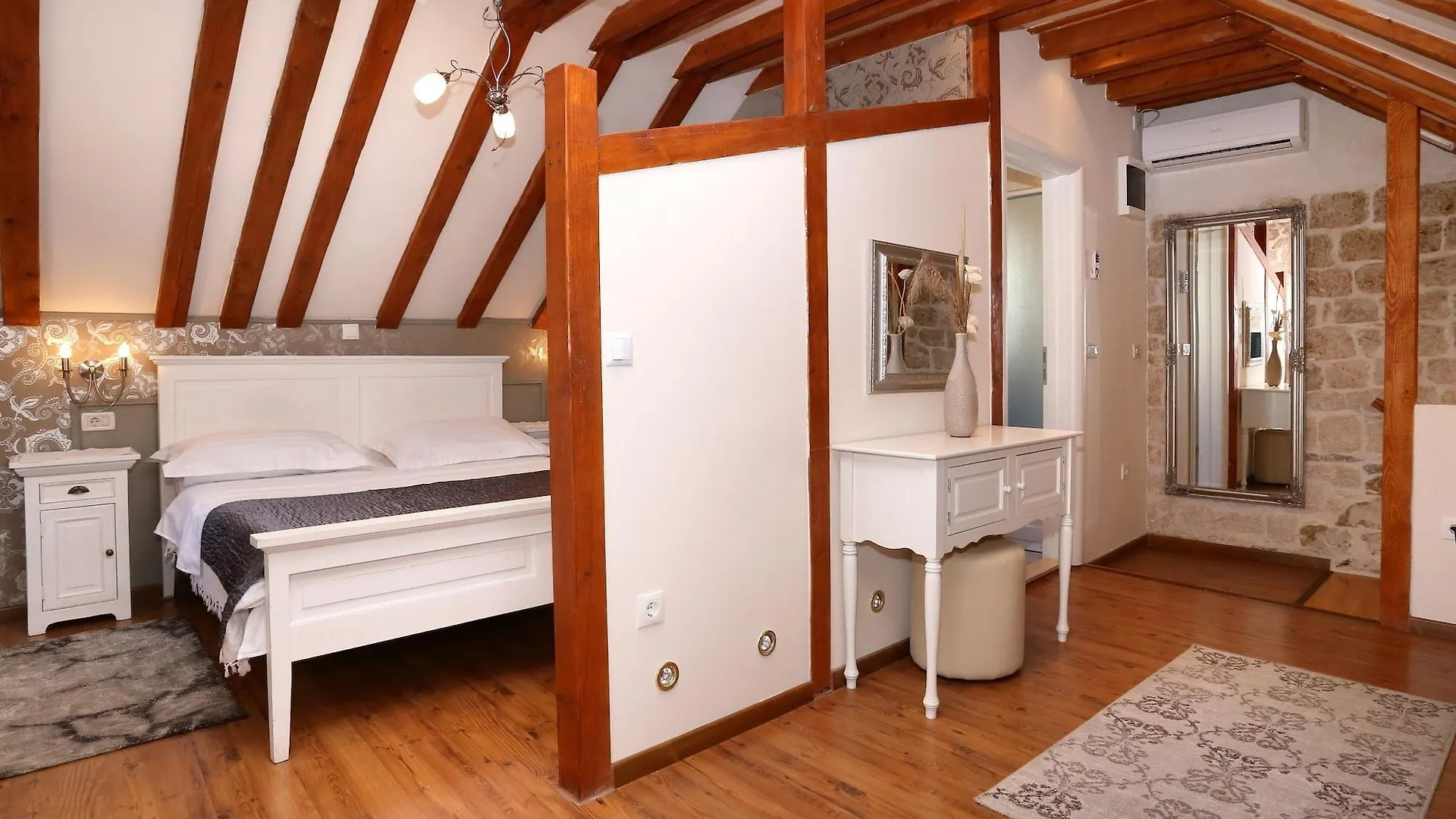 Villa Carrara Trogir 3*,
