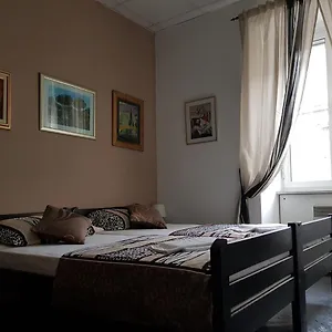 https://lounge-hostel-carnevale.primorje-gorskikotar.com