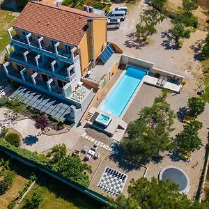 https://villa-sunce.primorje-gorskikotar.com